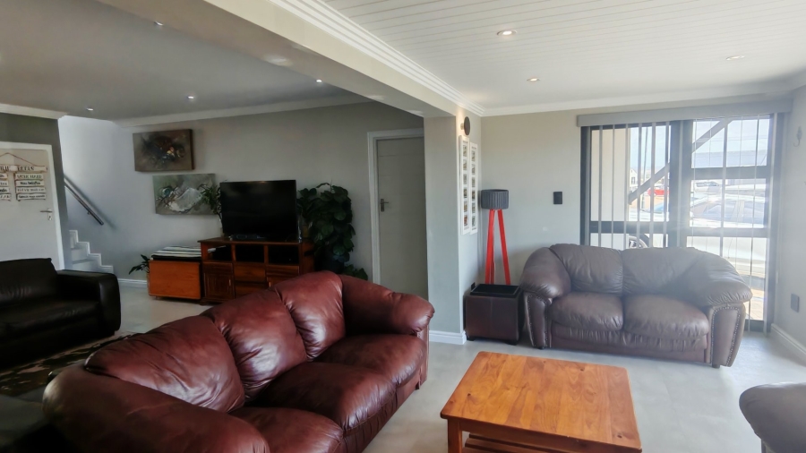 3 Bedroom Property for Sale in Hartenbos Heuwels Western Cape